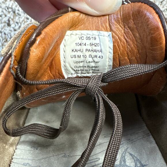 OLUKAI Kahu Pahaha Leather Sneakers Men's Size 10 Brown Lace Up - Picture 6 of 9